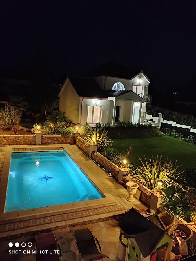 Villa Angelina Montevrain Bagian luar foto