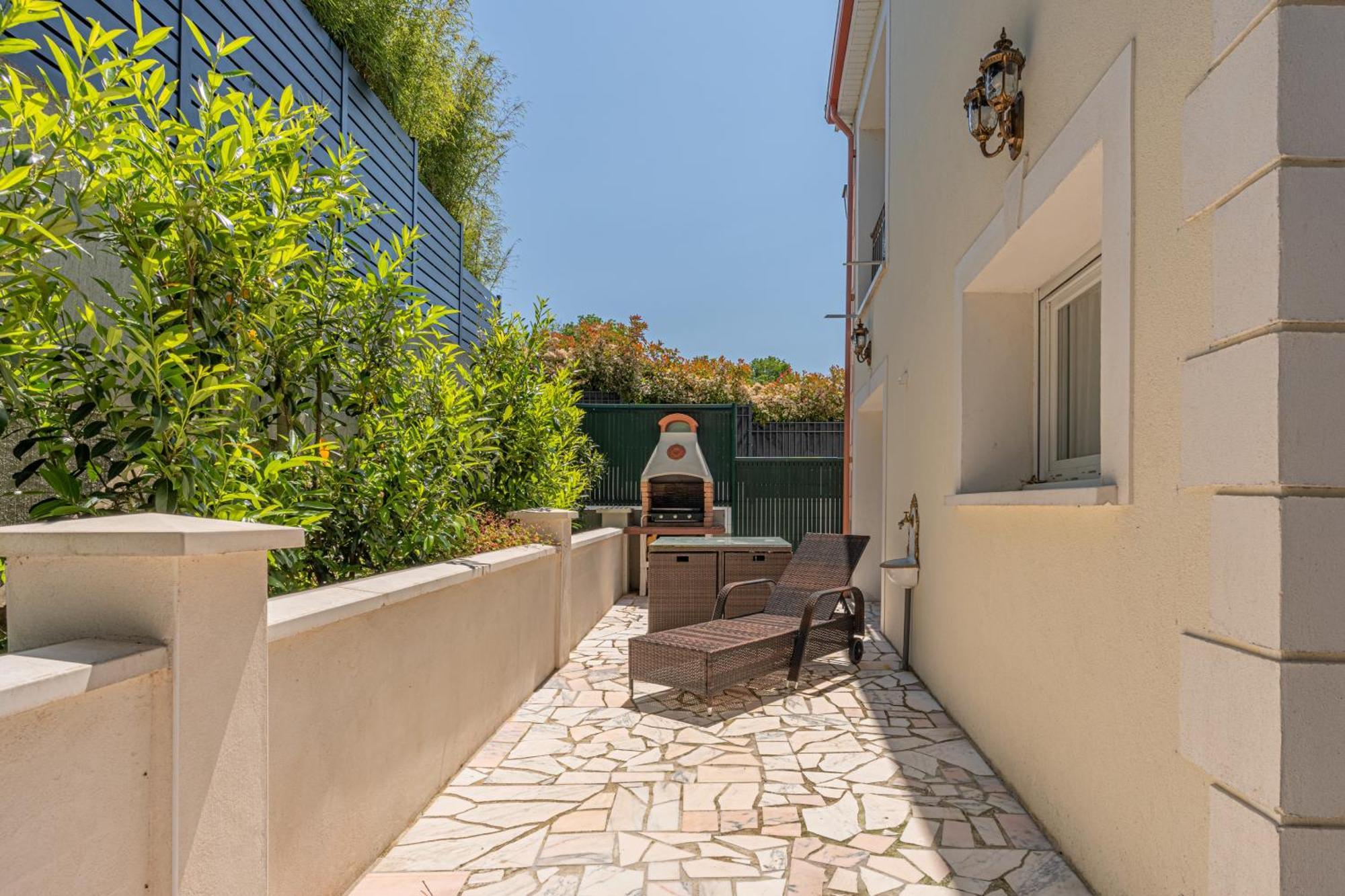Villa Angelina Montevrain Bagian luar foto